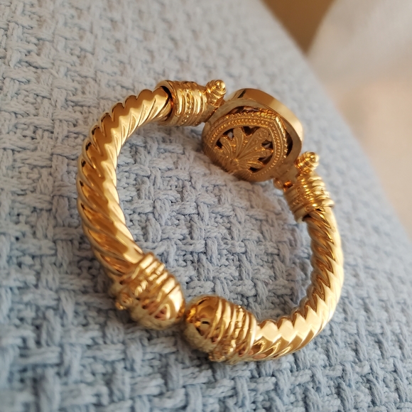 Vintage Gold Bracelets Set - Picture 8 of 9